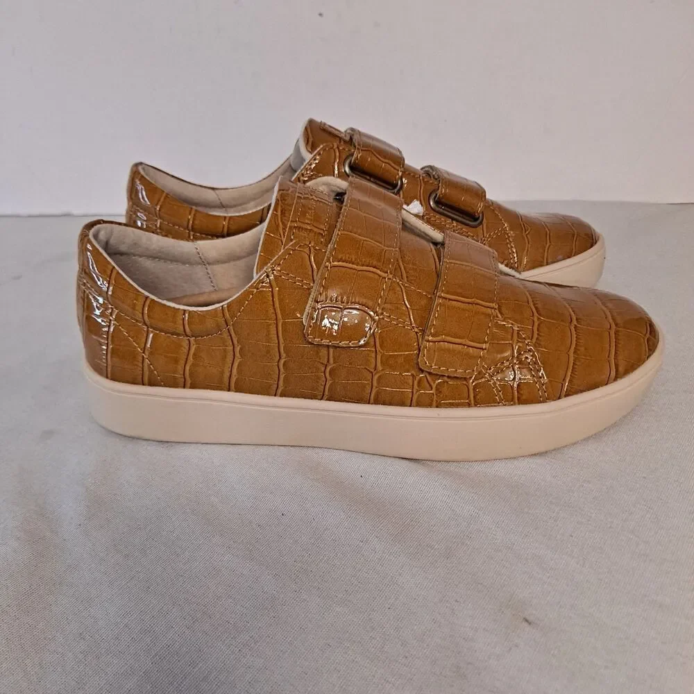 Revitalign Malibu Bella Sneakers Patent Croc Print Women's Sz 7.5B Tan Orthotic